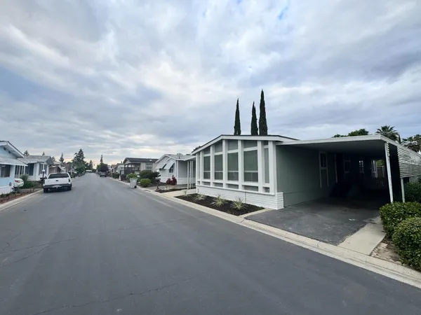 $99,700 | 2706 West Ashlan, Unit 223, Fresno, CA 93705