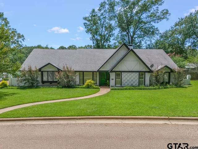 $299,900 | 1205 Dogwood Street, Gilmer, TX 75644