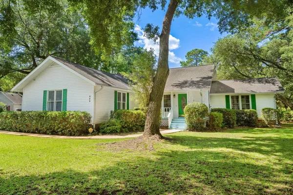 $549,900 | 489 Crooked Oak Drive, Pawleys Island, SC 29585