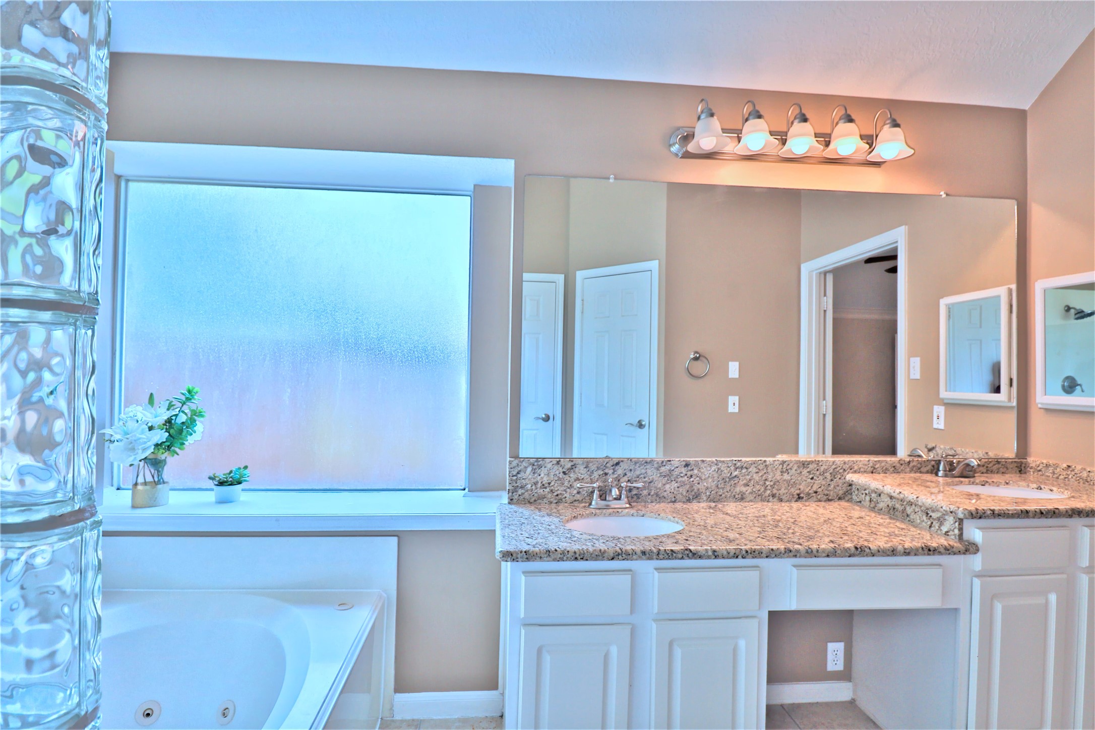 4530 Springfield Lakes Street Sugar Land, TX 77479 - Photo 17 of 32