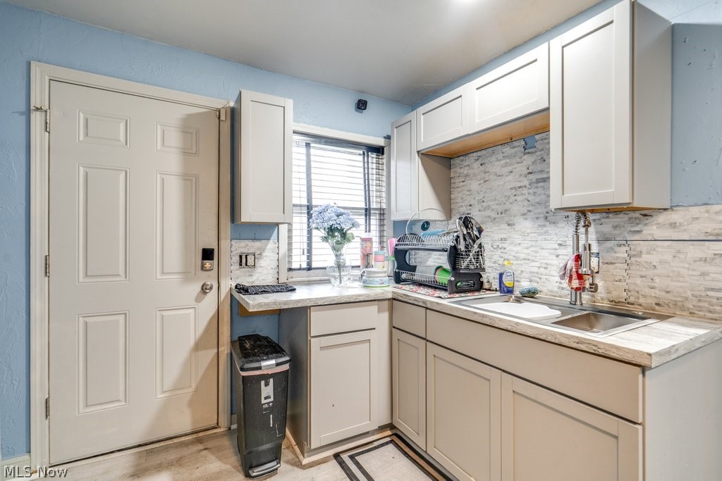 3130 East Overlook Road Cleveland Heights, OH 44118 - Photo 8 of 28