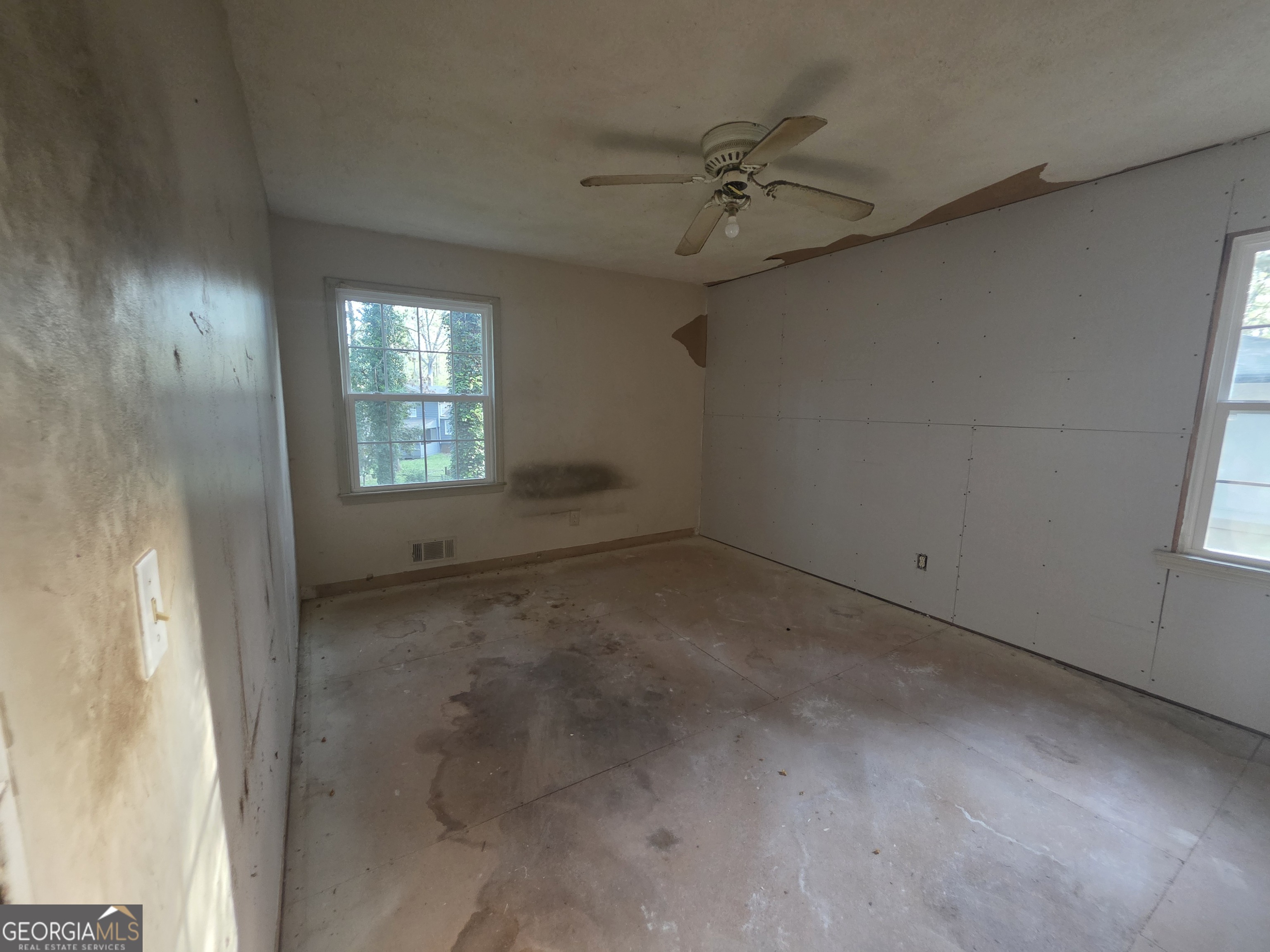 5382 Rockbridge Road Southwest Stone Mountain, GA 30088 - Photo 15 of 19