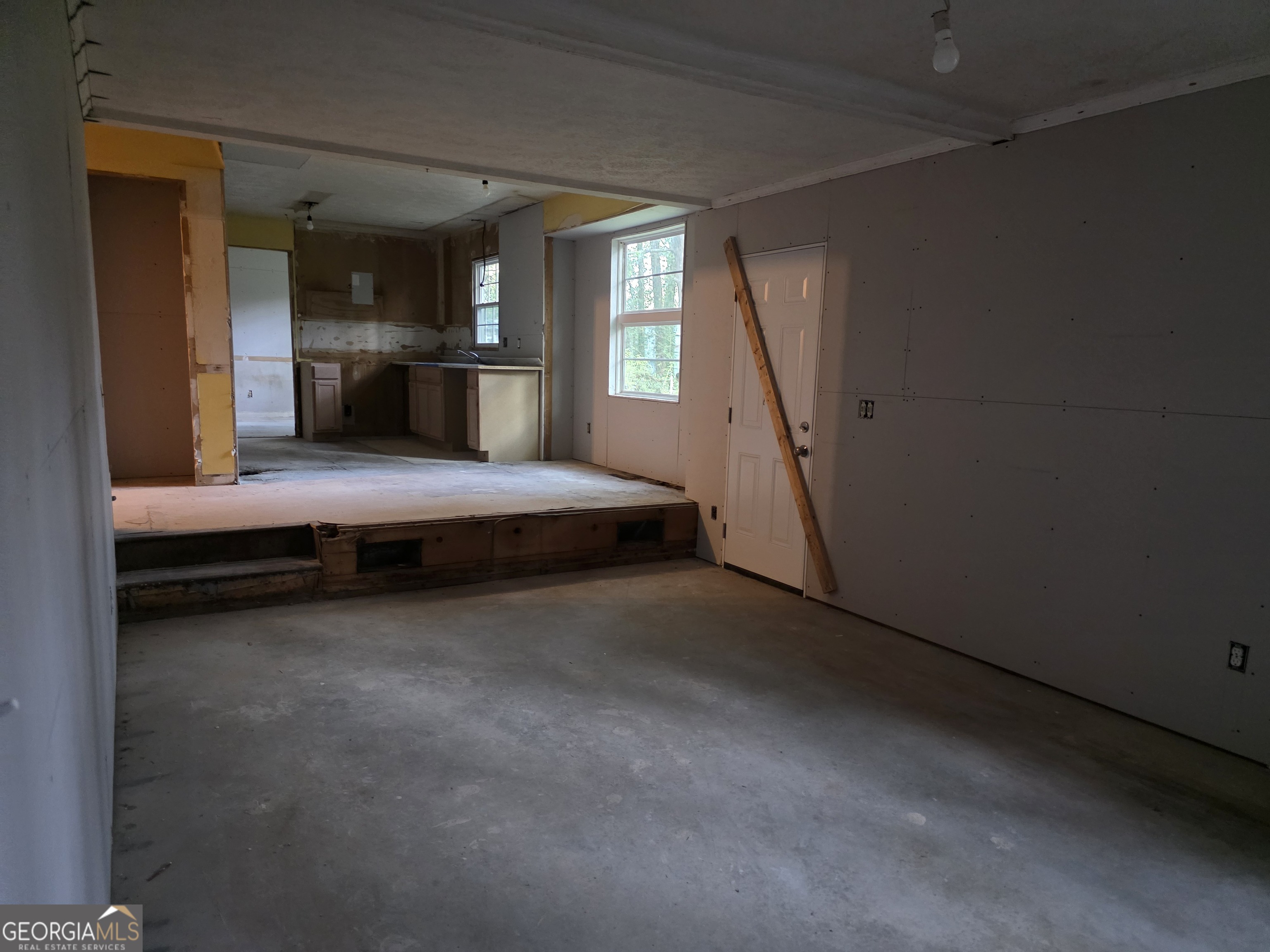 5382 Rockbridge Road Southwest Stone Mountain, GA 30088 - Photo 10 of 19