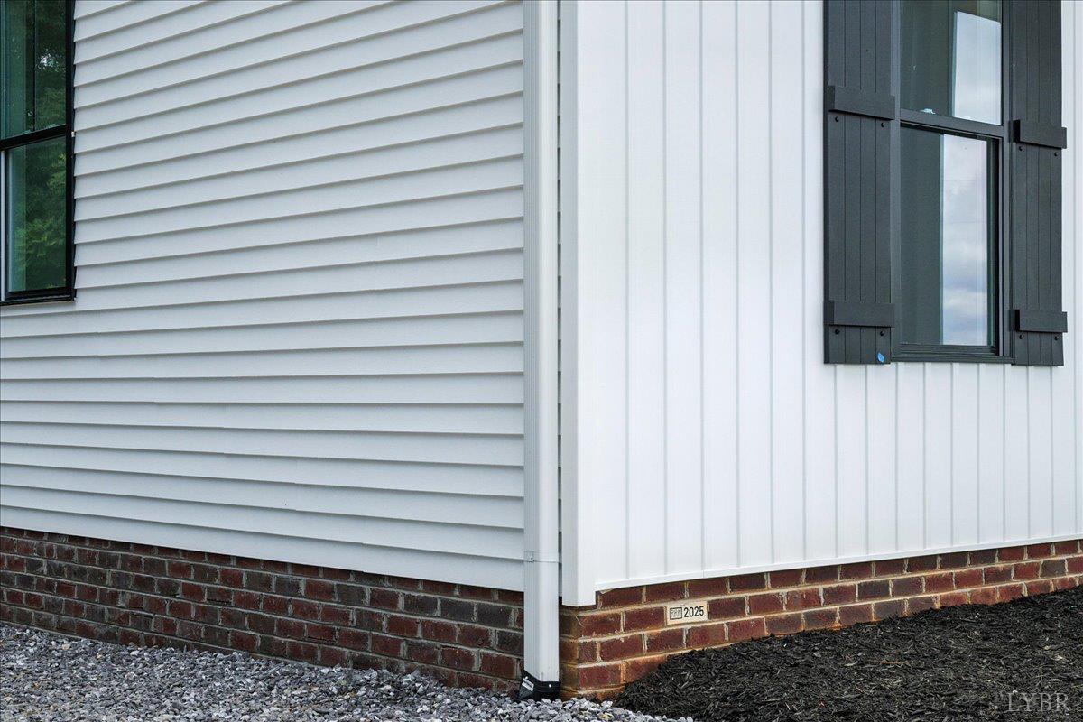 2140 Bent Creek Road Concord, VA 24538 - Photo 4 of 35 a view of a door