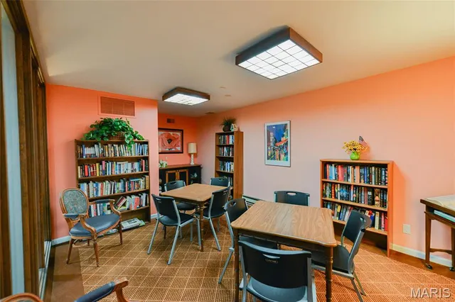 $362,000 | 590 Sarah Lane, Unit 303, St. Louis, MO 63141