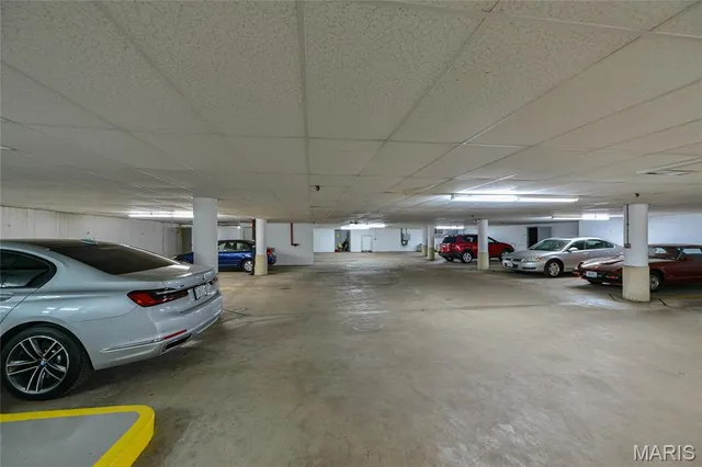 $362,000 | 590 Sarah Lane, Unit 303, St. Louis, MO 63141