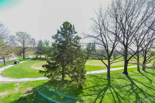 $362,000 | 590 Sarah Lane, Unit 303, St. Louis, MO 63141