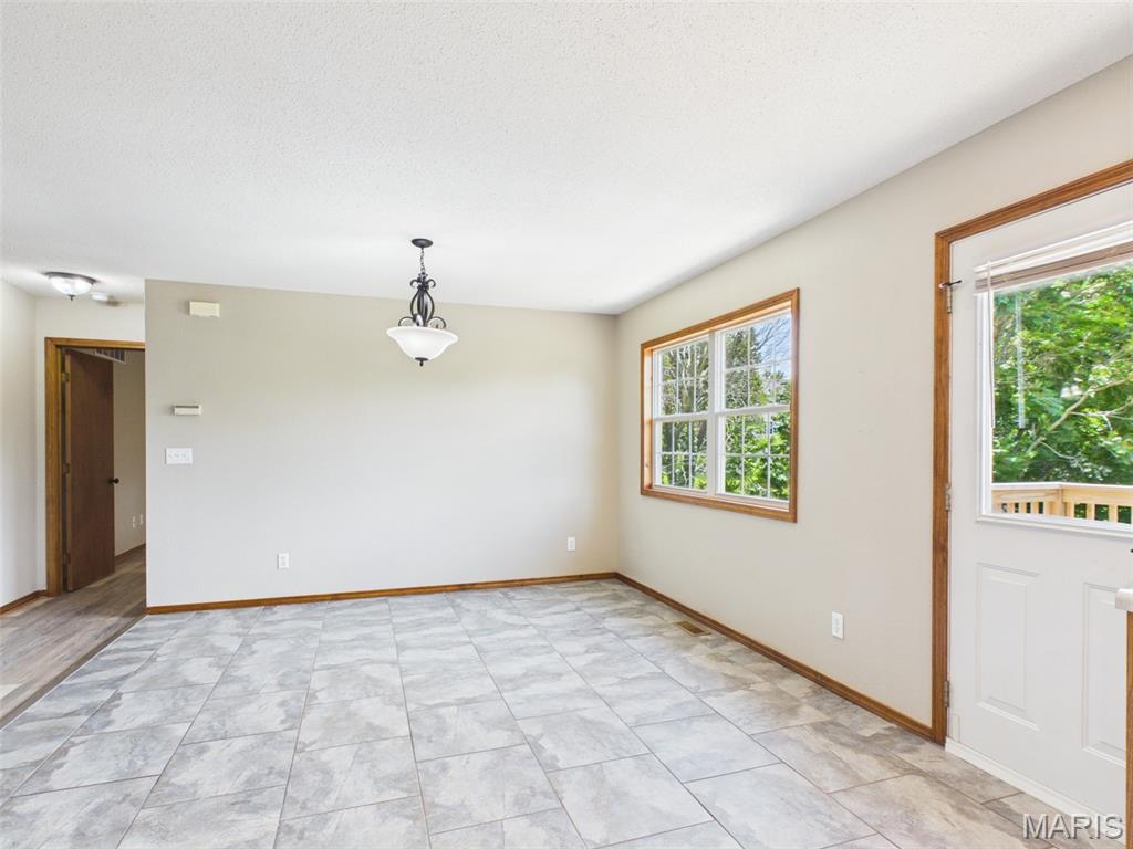 24625 Spencer Road Waynesville, MO 65583 - Photo 24 of 89