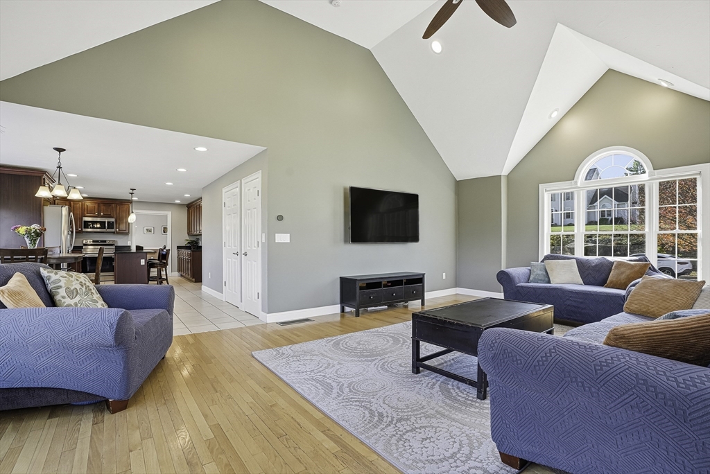 185 Prairie Street Northbridge, MA 01534 - Photo 11 of 42