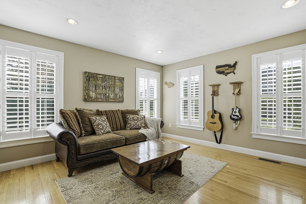 185 Prairie Street Northbridge, MA 01534 - Photo 19 of 42