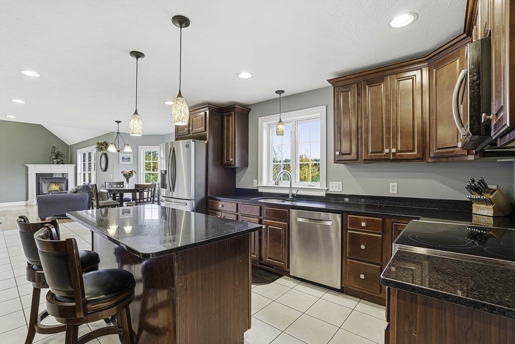 185 Prairie Street Northbridge, MA 01534 - Photo 2 of 42