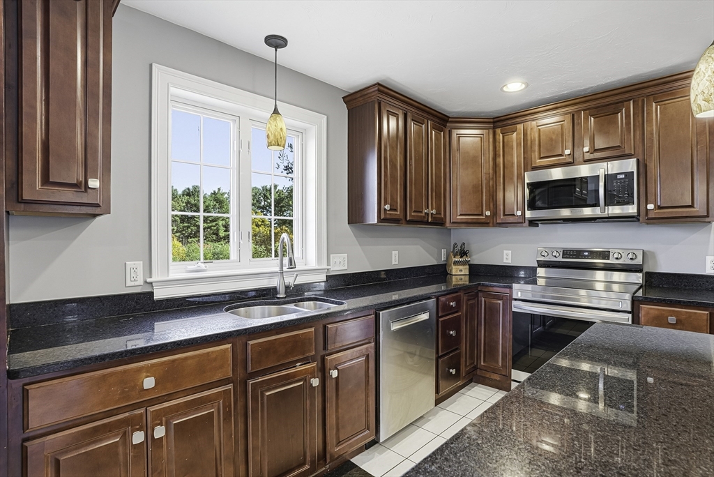185 Prairie Street Northbridge, MA 01534 - Photo 4 of 42