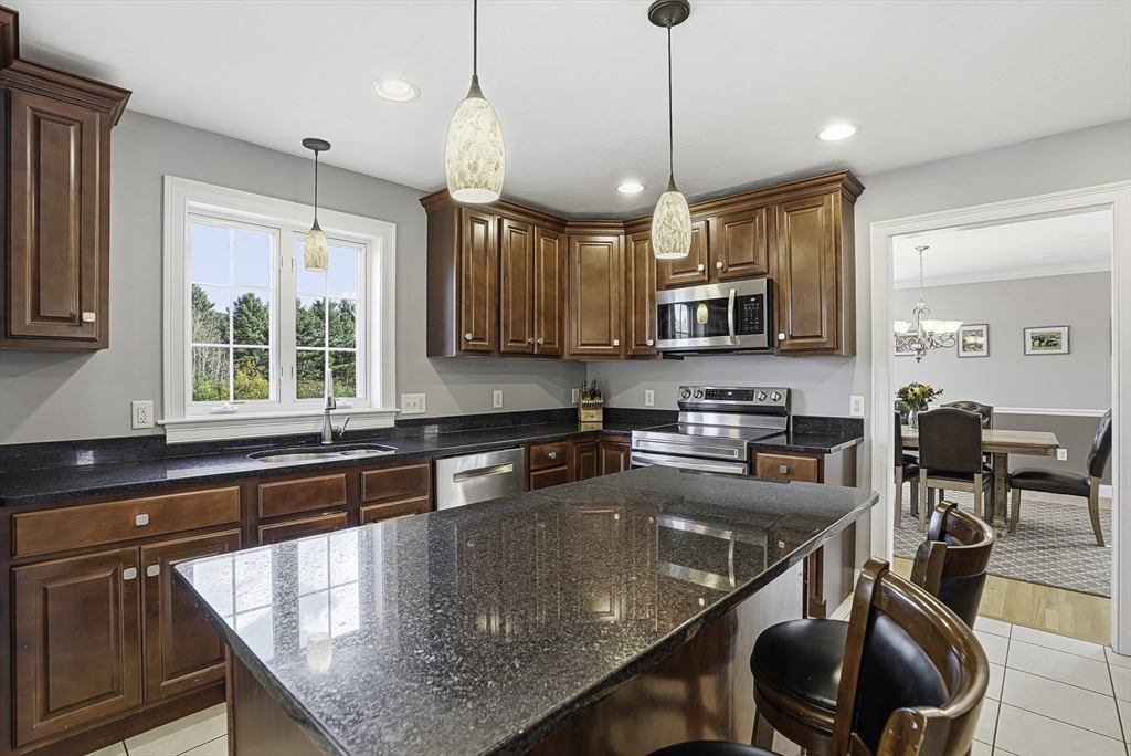 185 Prairie Street Northbridge, MA 01534 - Photo 5 of 42