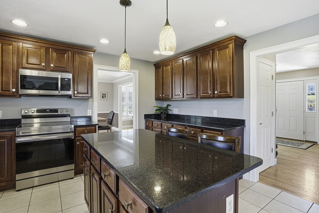 185 Prairie Street Northbridge, MA 01534 - Photo 6 of 42