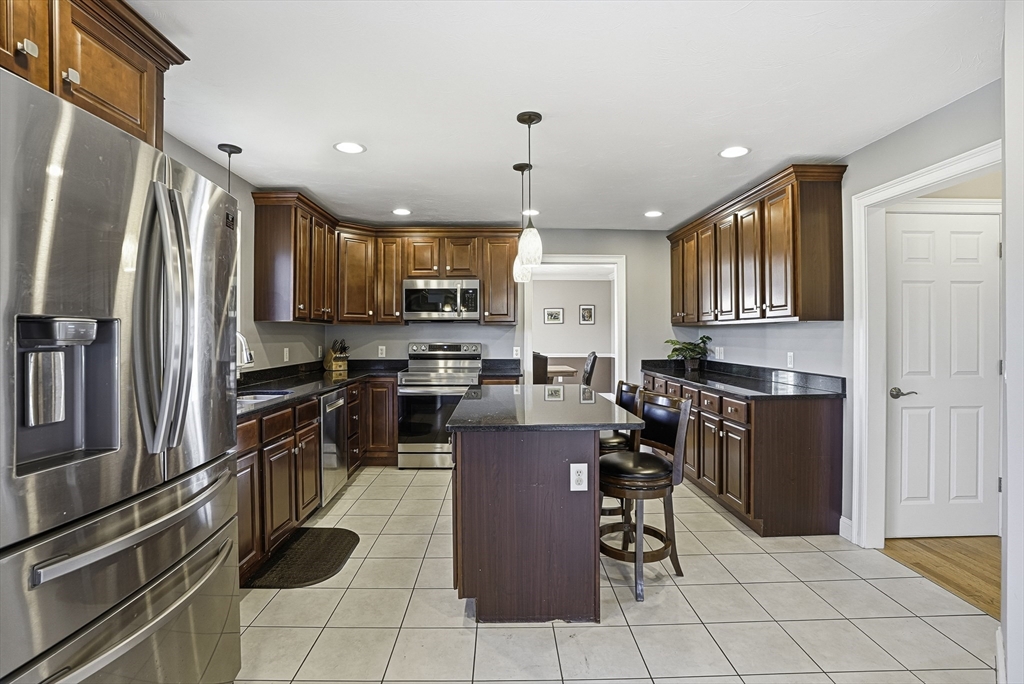185 Prairie Street Northbridge, MA 01534 - Photo 7 of 42
