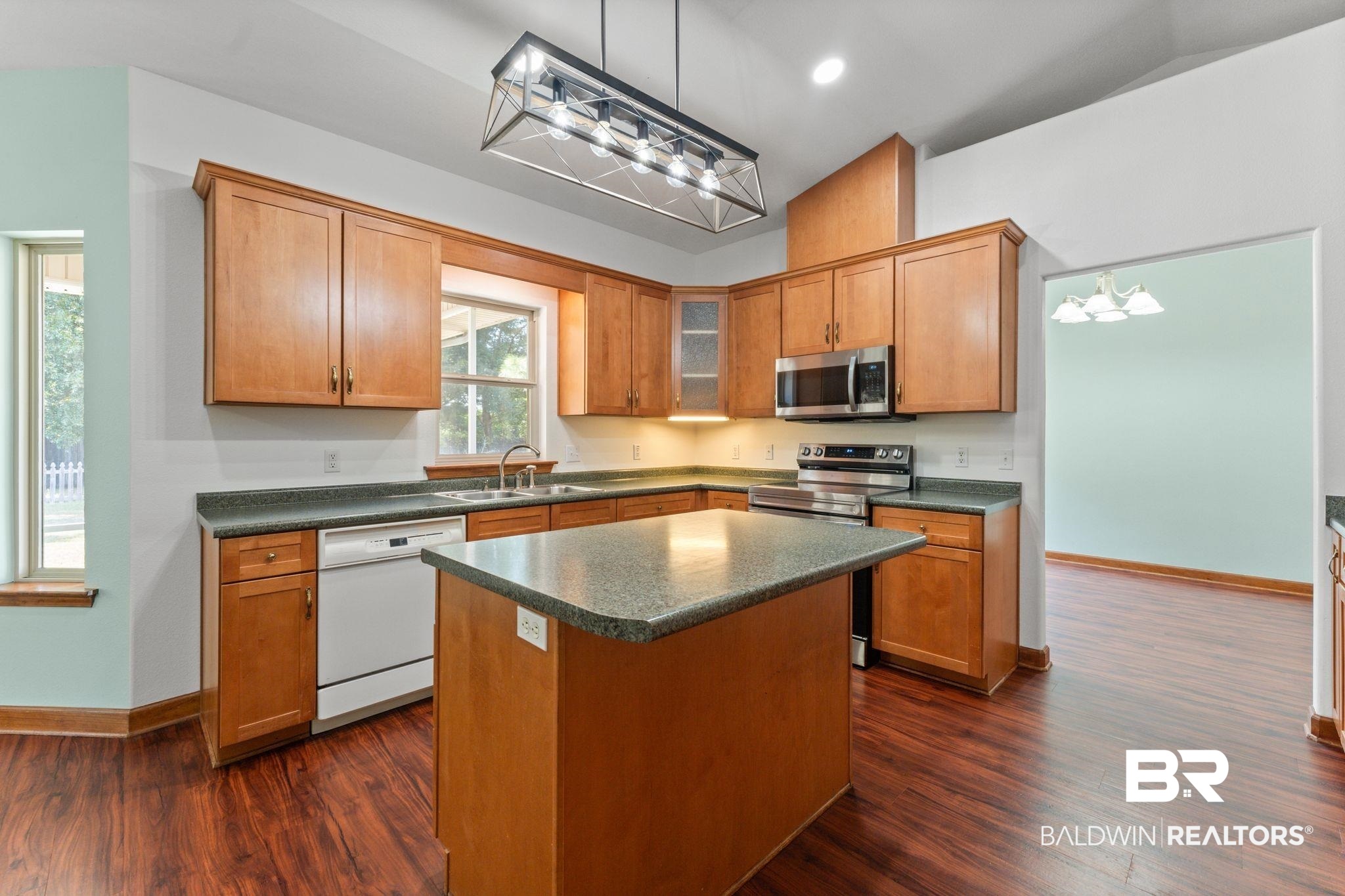 18812 Riverbend Loop Foley, AL 36535 - Photo 15 of 46 Kitchen