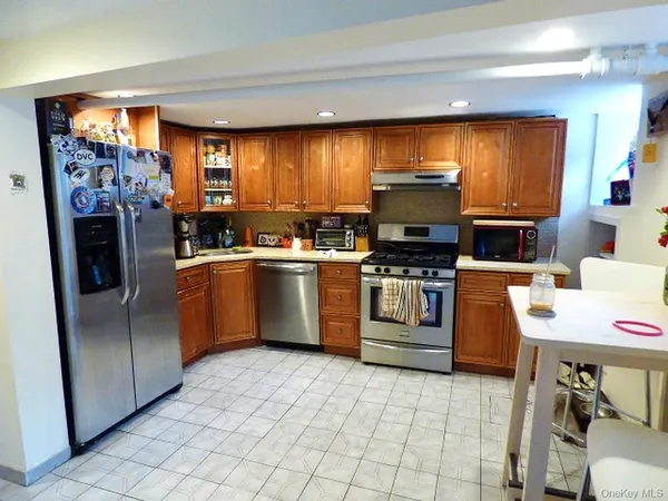 $2,500 | 21-37 36th Street | Astoria