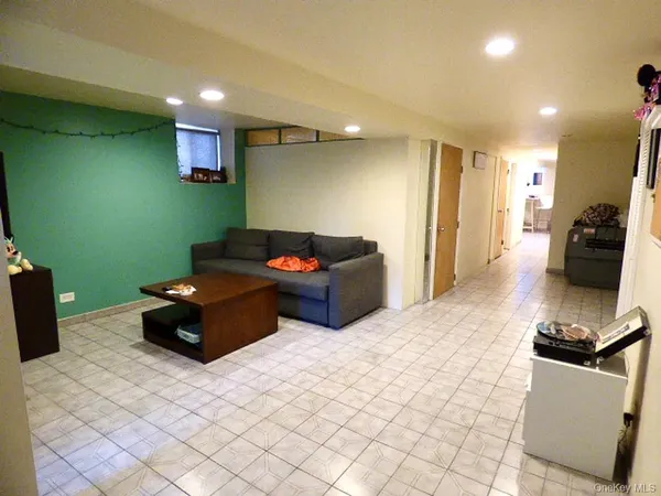 $2,500 | 21-37 36th Street | Astoria