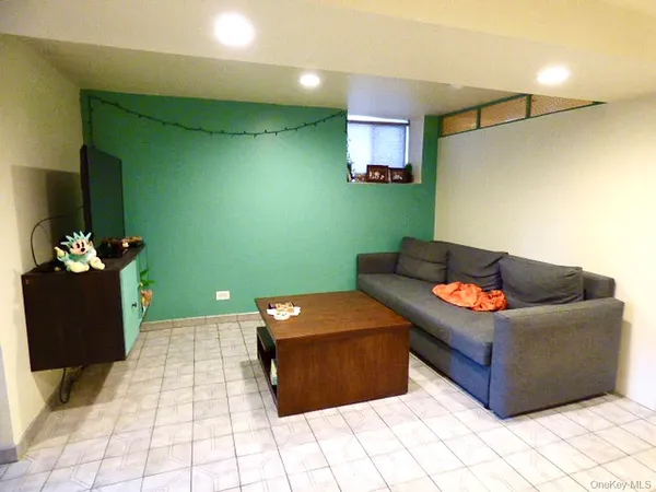$2,500 | 21-37 36th Street | Astoria