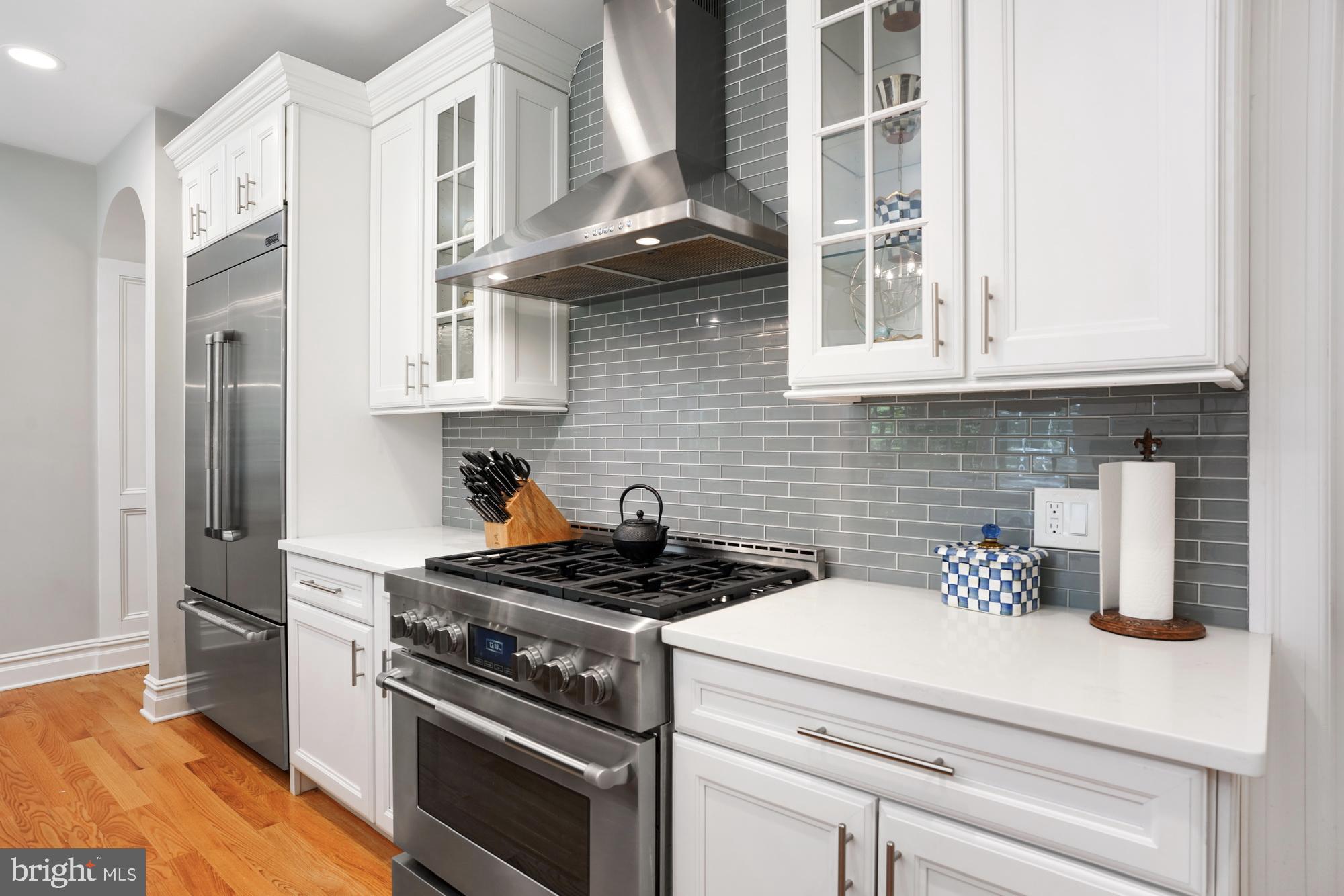 145 Ridgeview Circle Princeton, NJ 08540 - Photo 13 of 41 Stainless steel appliances with glass backsplash..