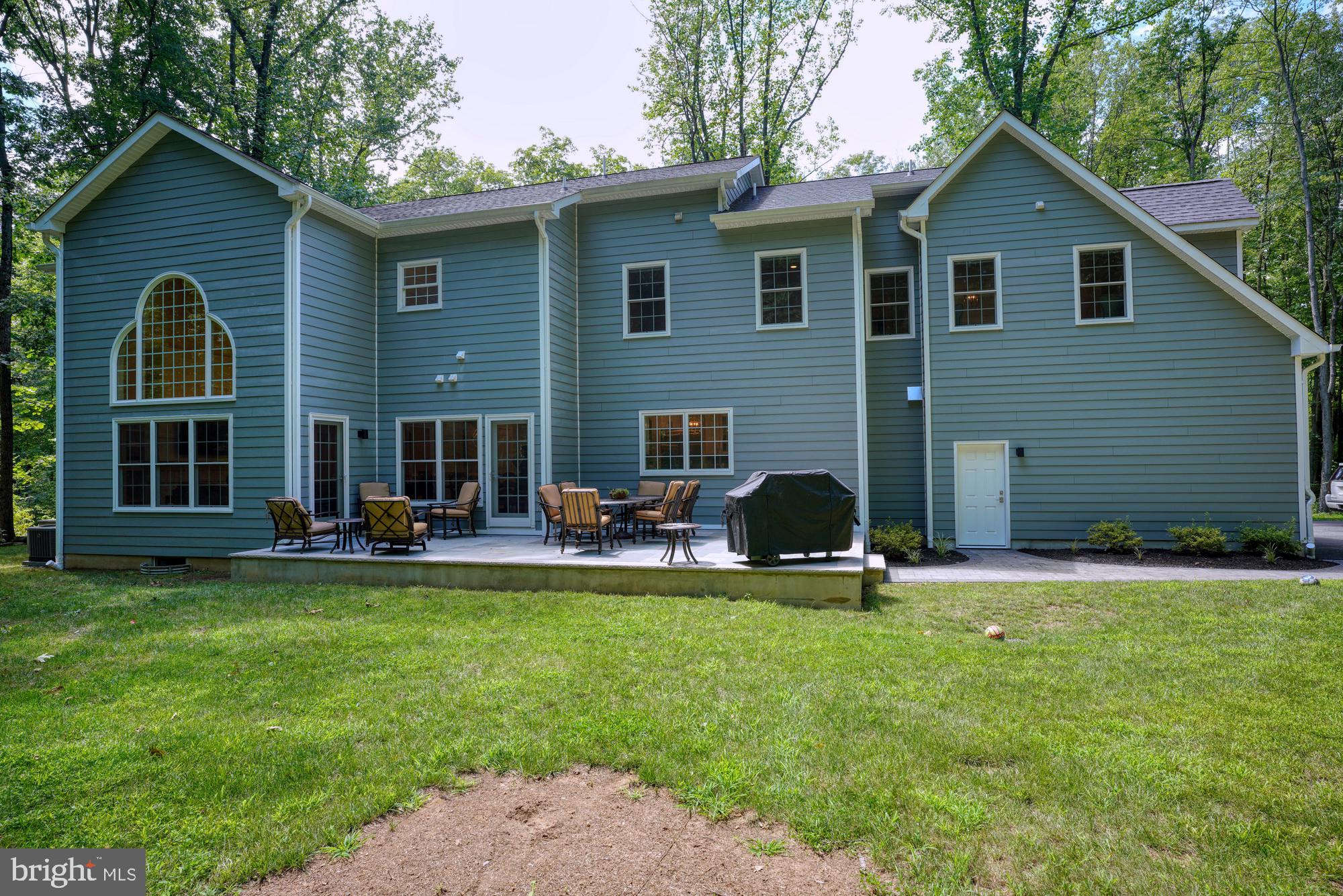 145 Ridgeview Circle Princeton, NJ 08540 - Photo 41 of 41 Rear view of property.