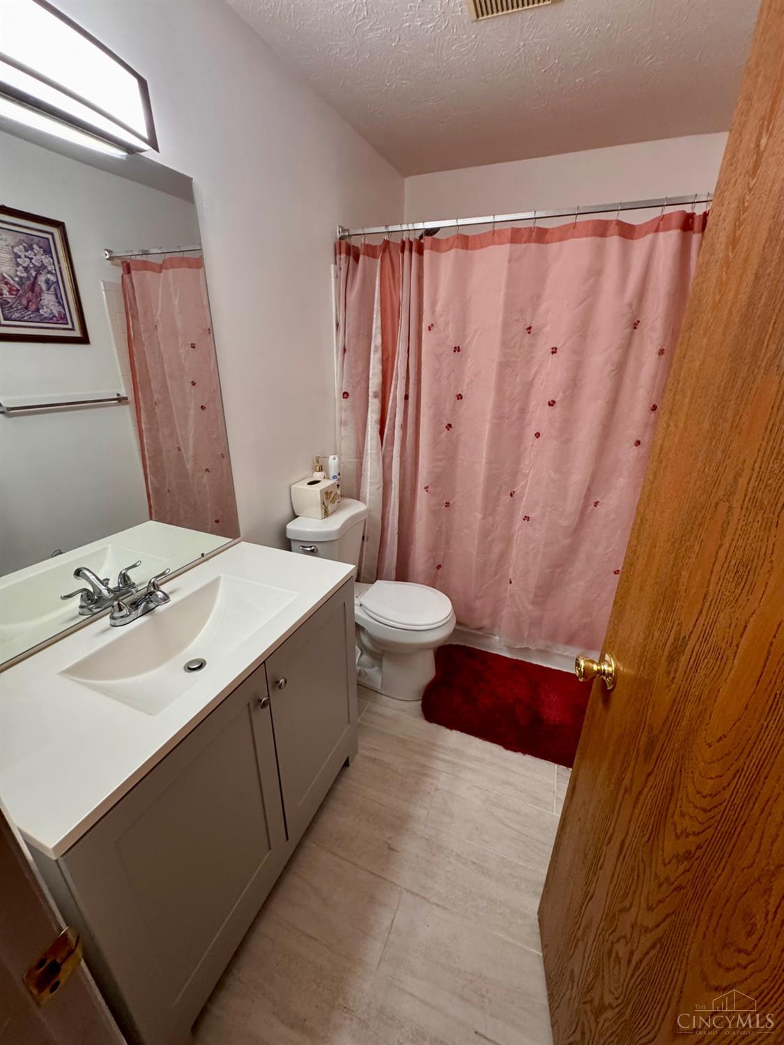 1544 Galbraith Road, Unit 105 Cincinnati, OH 45231 - Photo 9 of 13 Gallery Image 9