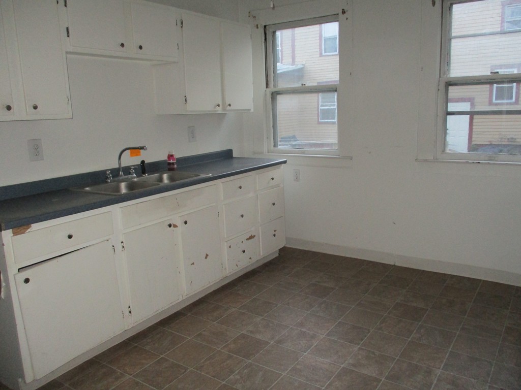 26 Warner Street Springfield, MA 01108 - Photo 11 of 21 Gallery Image 11