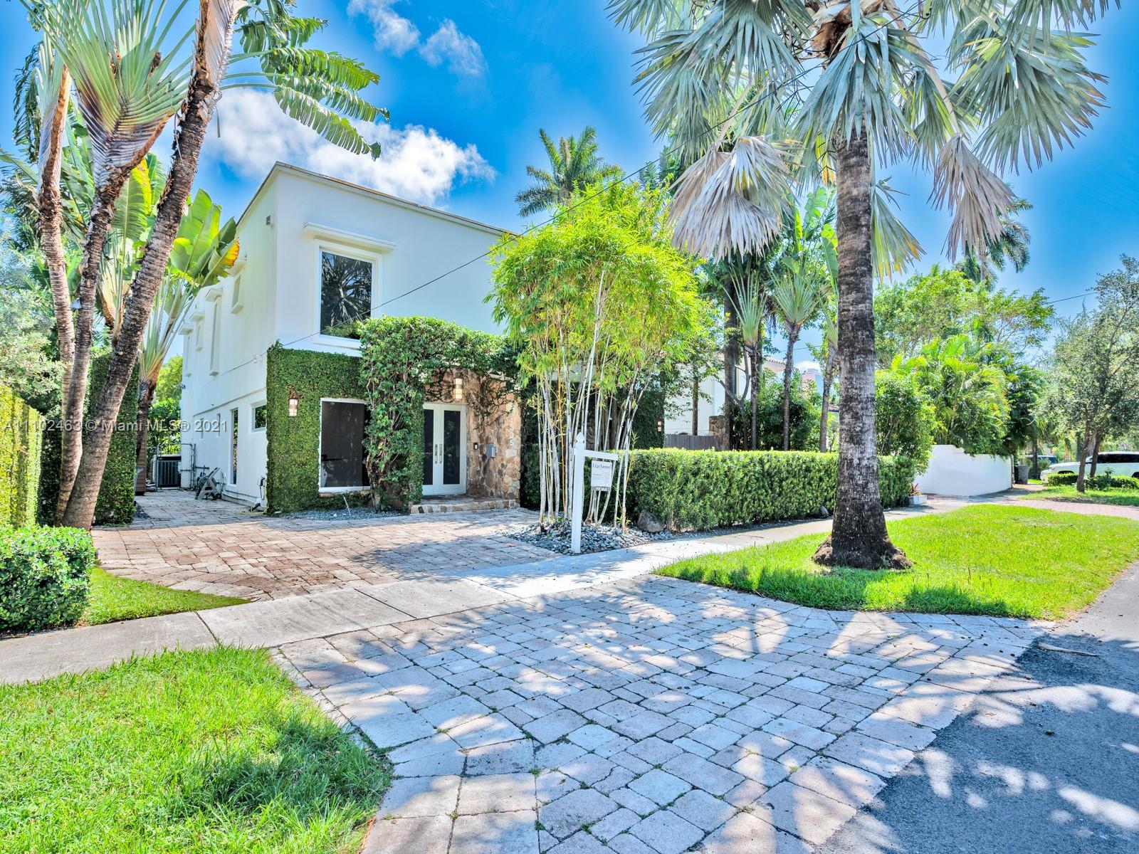 4335 North Bay Road Miami Beach, FL 33140 - Photo 3 of 44 Gallery Image 3