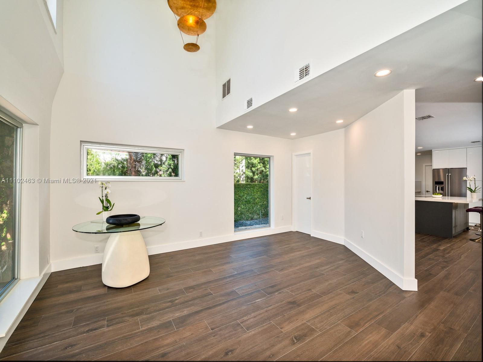 4335 North Bay Road Miami Beach, FL 33140 - Photo 10 of 44 Gallery Image 10