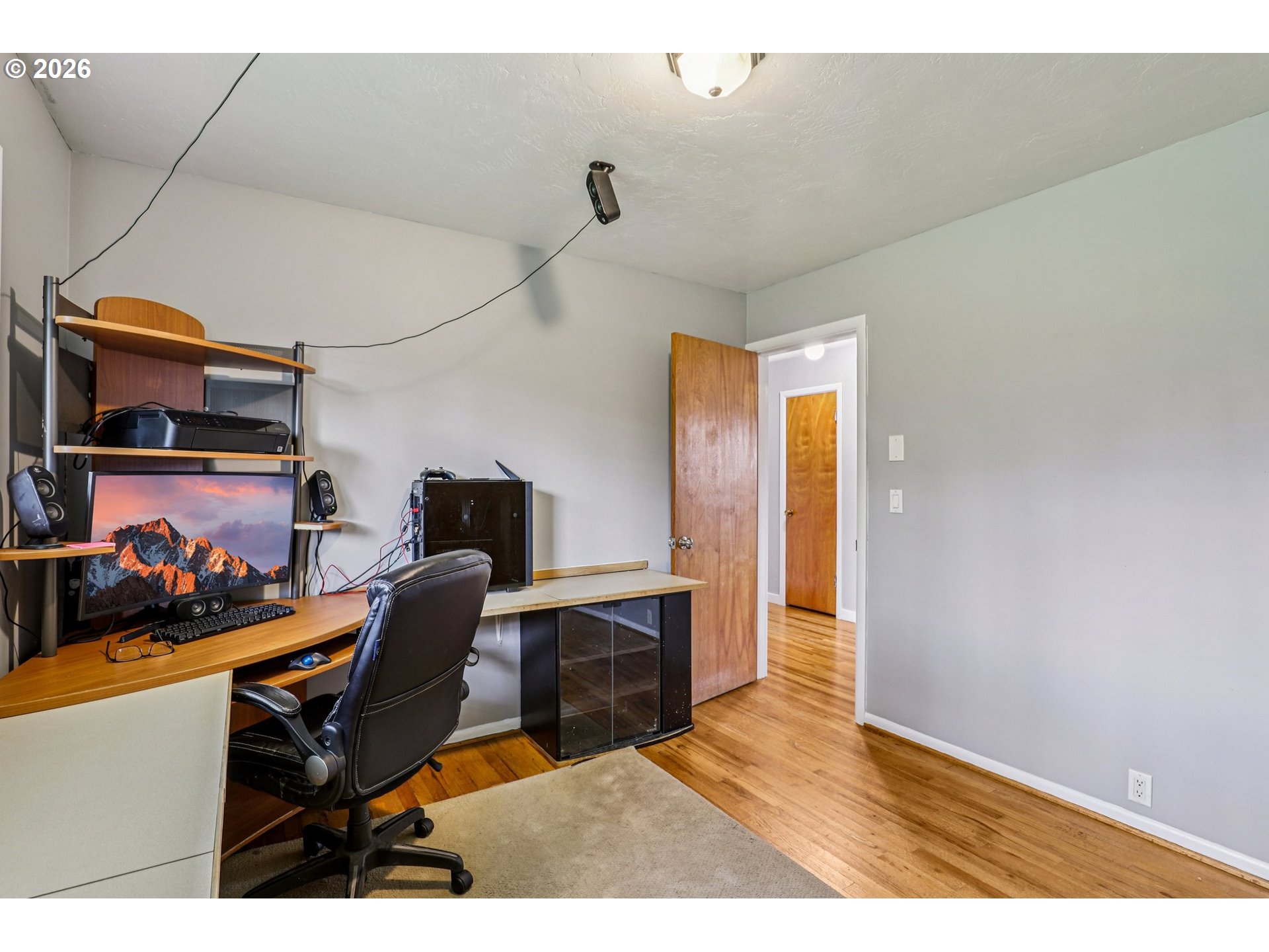 155 Sunset Boulevard St. Helens, OR 97051 - Photo 22 of 44 a workspace with furniture and window