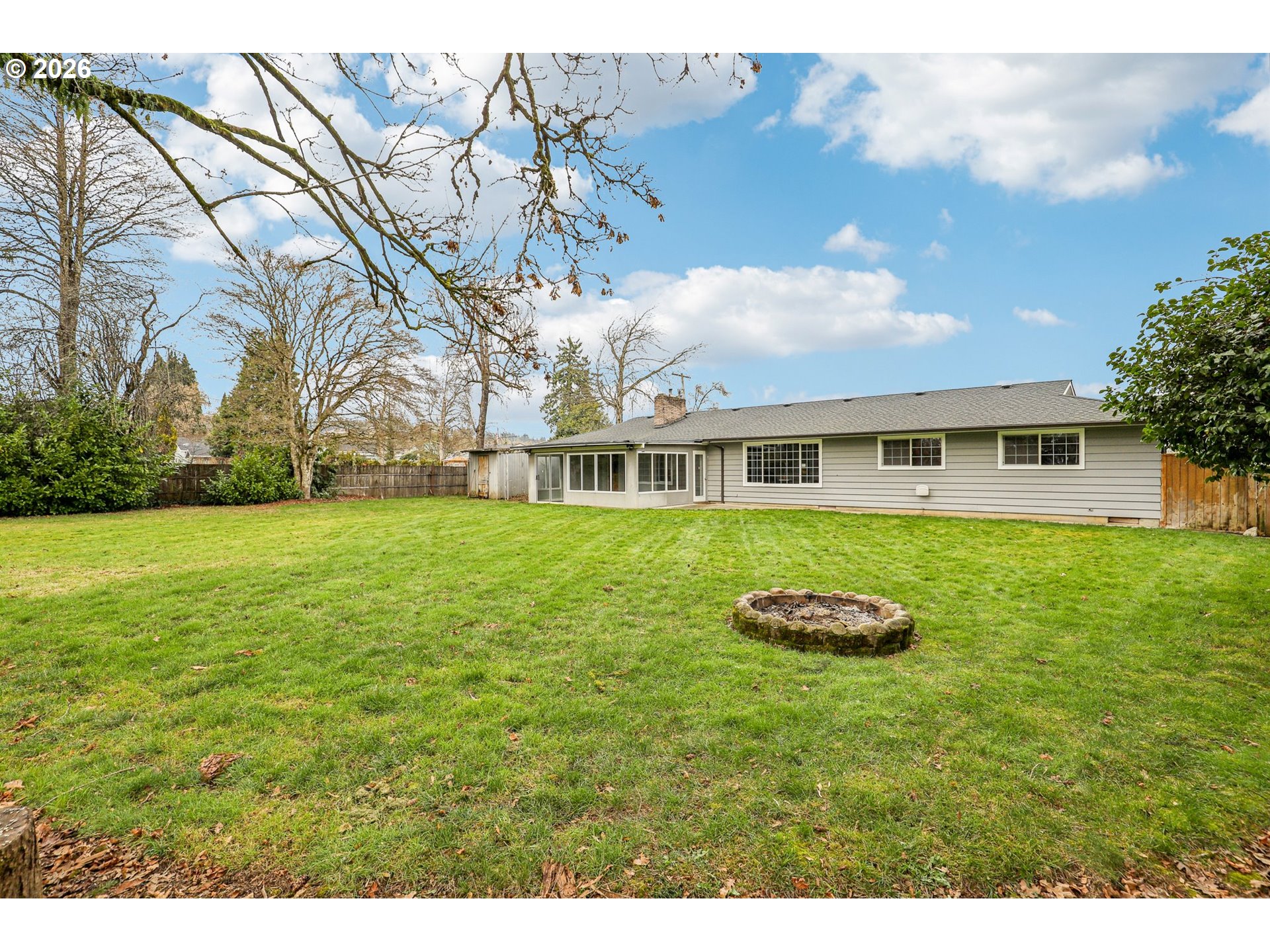 155 Sunset Boulevard St. Helens, OR 97051 - Photo 41 of 44 a front view of house with yard and trees
