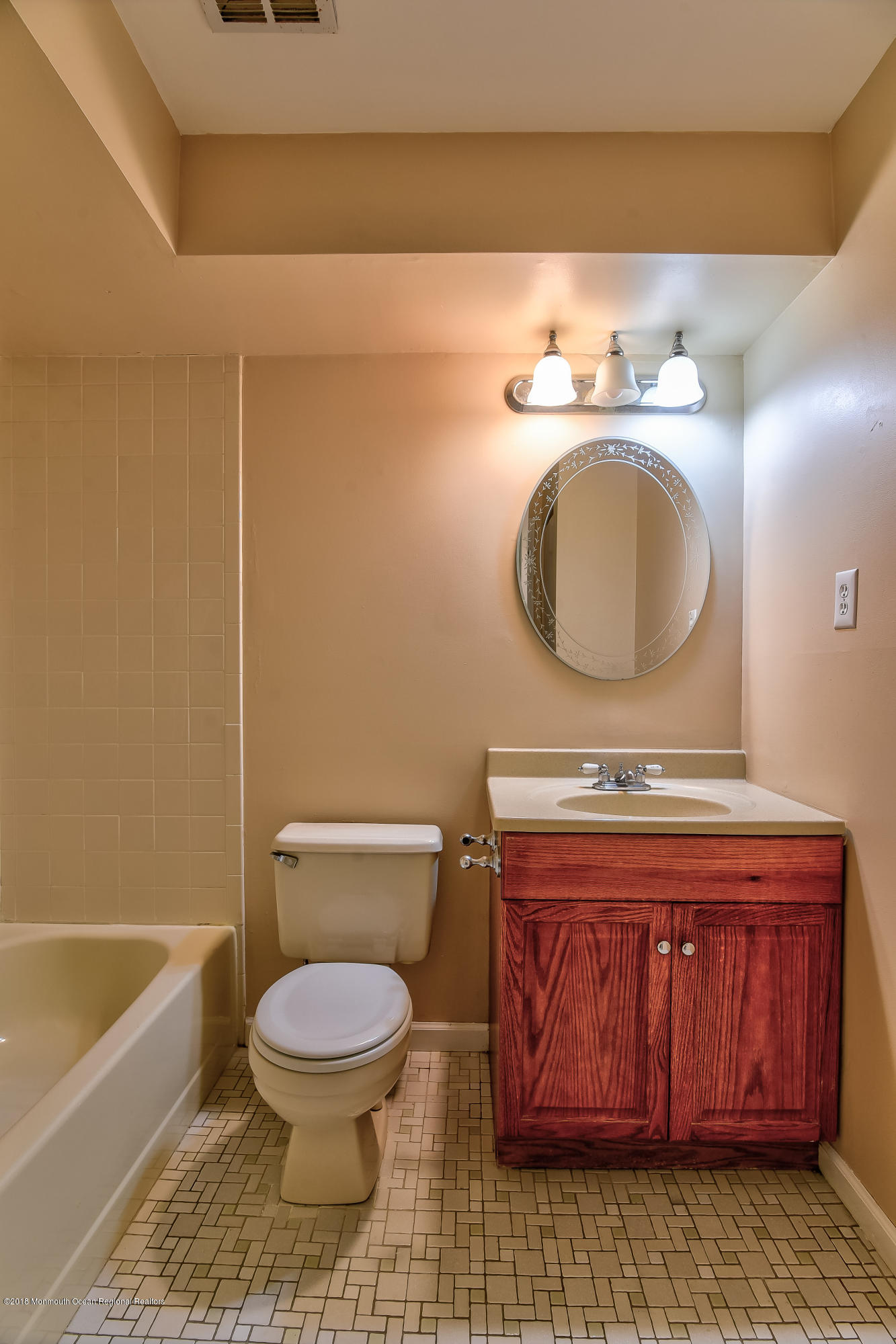 213 Haverford Court Matawan, NJ 07747 - Photo 11 of 22 Bathroom