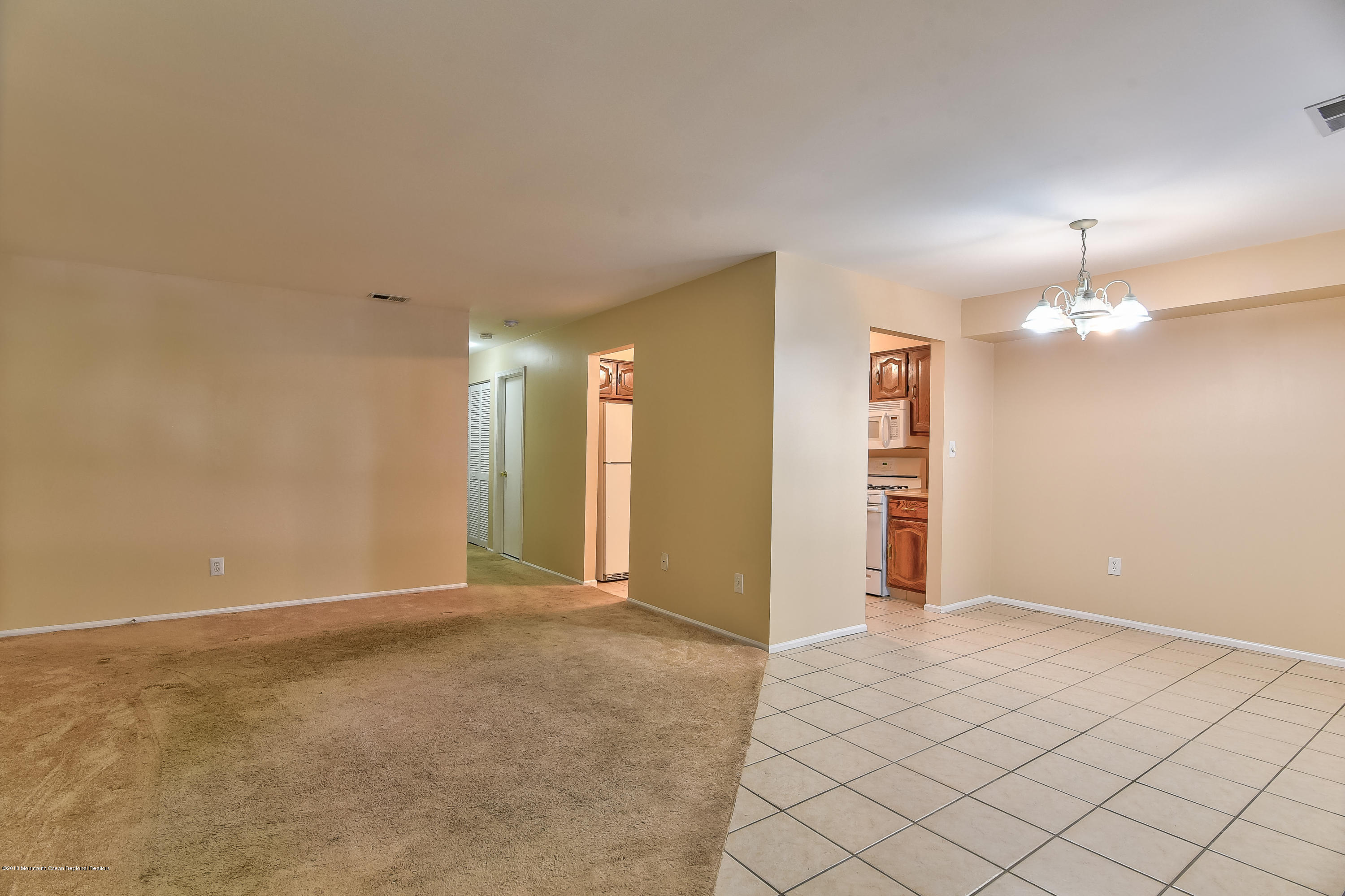 213 Haverford Court Matawan, NJ 07747 - Photo 2 of 22 DSC_6528_29_30-1