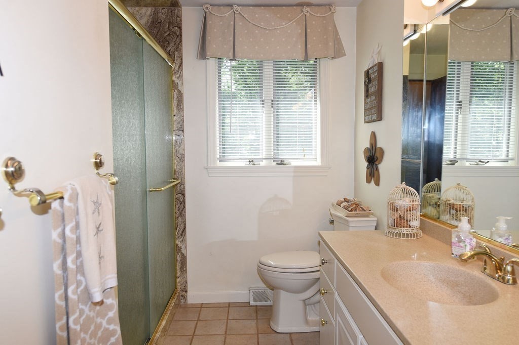 212 Spruce Way Hanover, MA 02339 - Photo 14 of 42