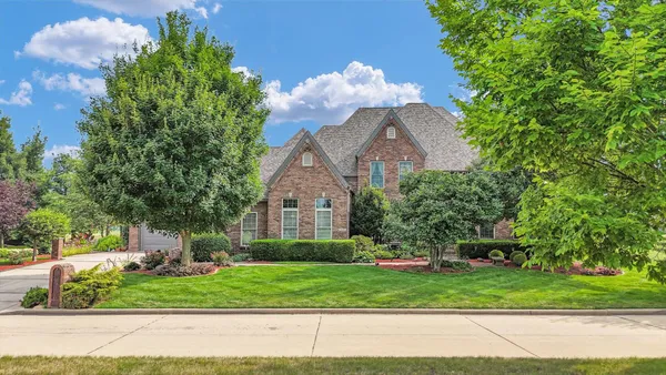 $950,000 | 2505 South Stone Creek Boulevard, Urbana, IL 61802