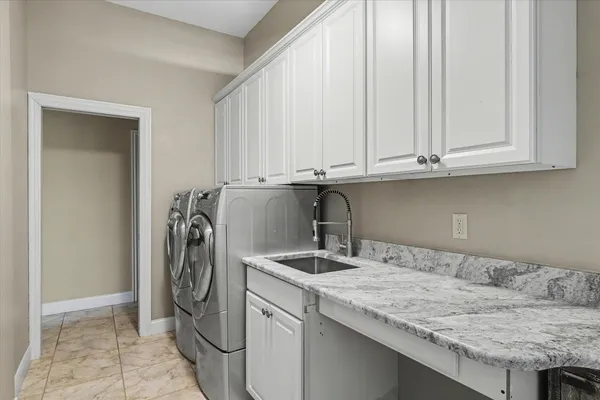 $950,000 | 2505 South Stone Creek Boulevard, Urbana, IL 61802