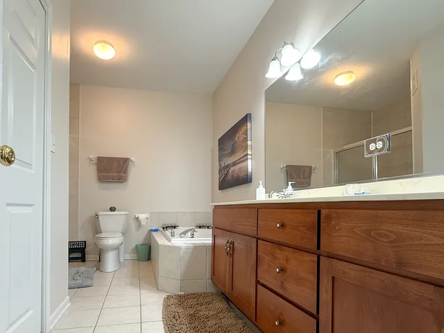 $269,000 | 115 Hillwood Place, Unit 115, Aurora, IL 60506