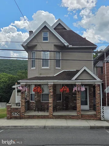 $255,000 | 416 West Market Street, Williamstown, PA 17098