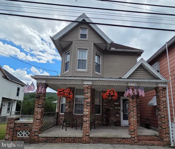 $255,000 | 416 West Market Street, Williamstown, PA 17098