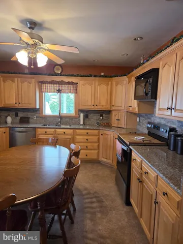 $255,000 | 416 West Market Street, Williamstown, PA 17098