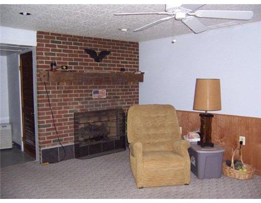 351 Waynesburg Road Washington, PA 15301 - Photo 10 of 18 Den/Family/Great Room.