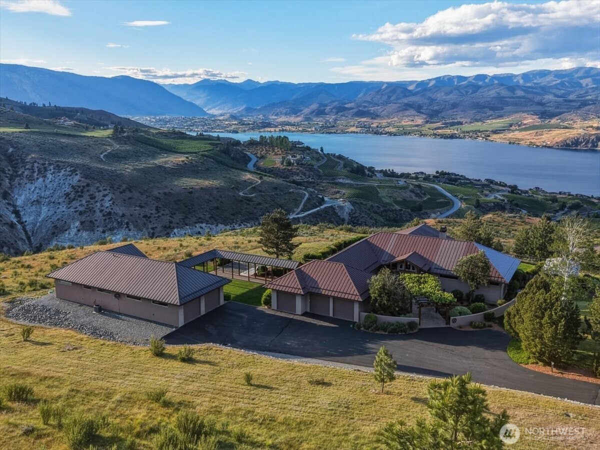 825 Hawks Meadow Road Chelan, WA 98816 - Photo 1 of 40