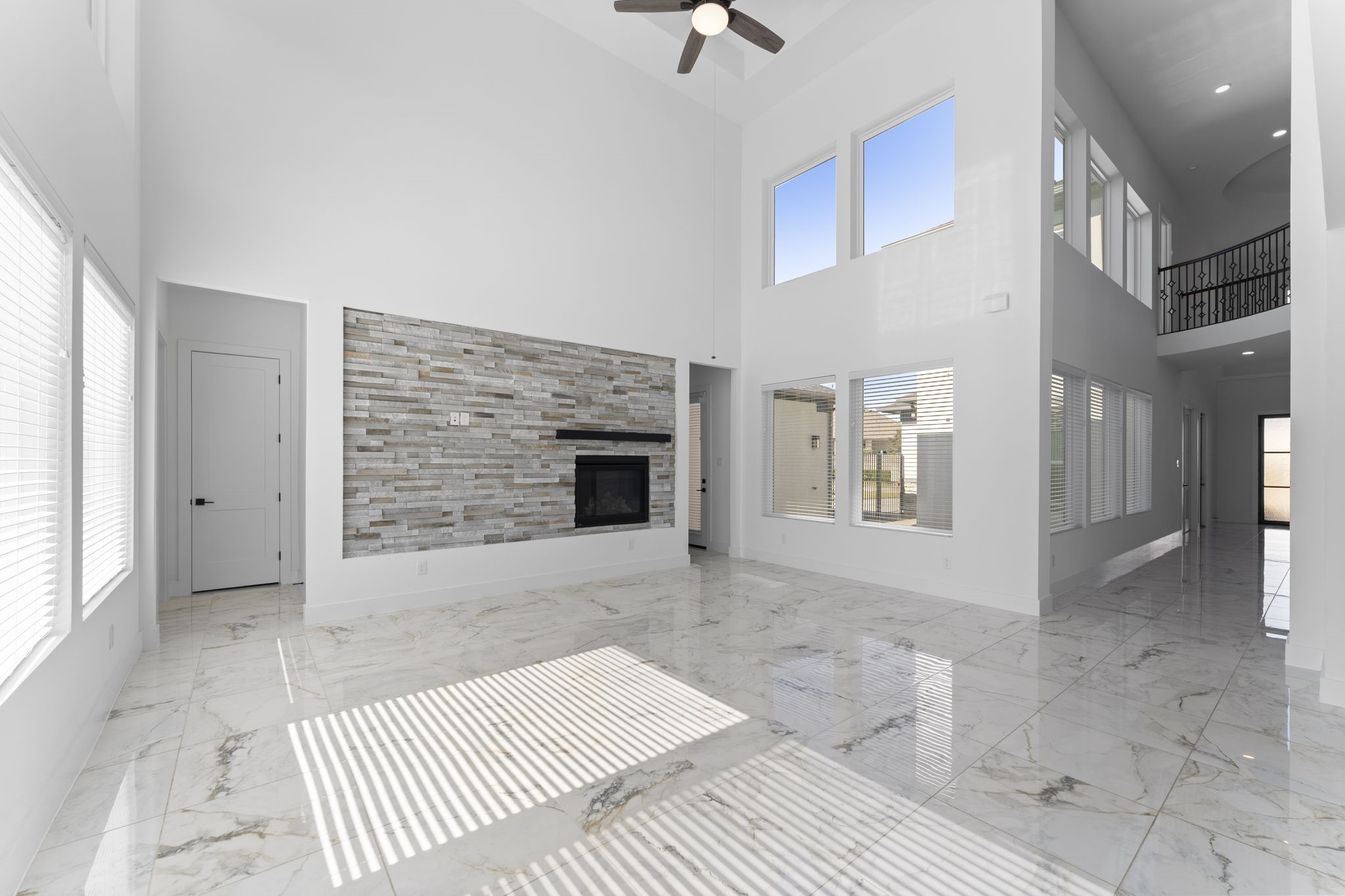 7407 Sawgrass Terrace Spring, TX 77389 - Photo 25 of 43 Living Room