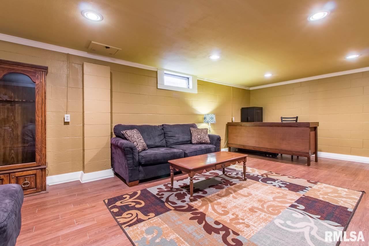 2222 North Lehman Road Peoria, IL 61604 - Photo 17 of 36