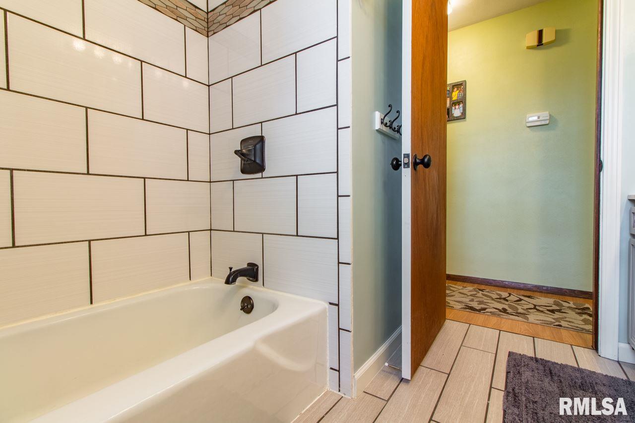 2222 North Lehman Road Peoria, IL 61604 - Photo 24 of 36