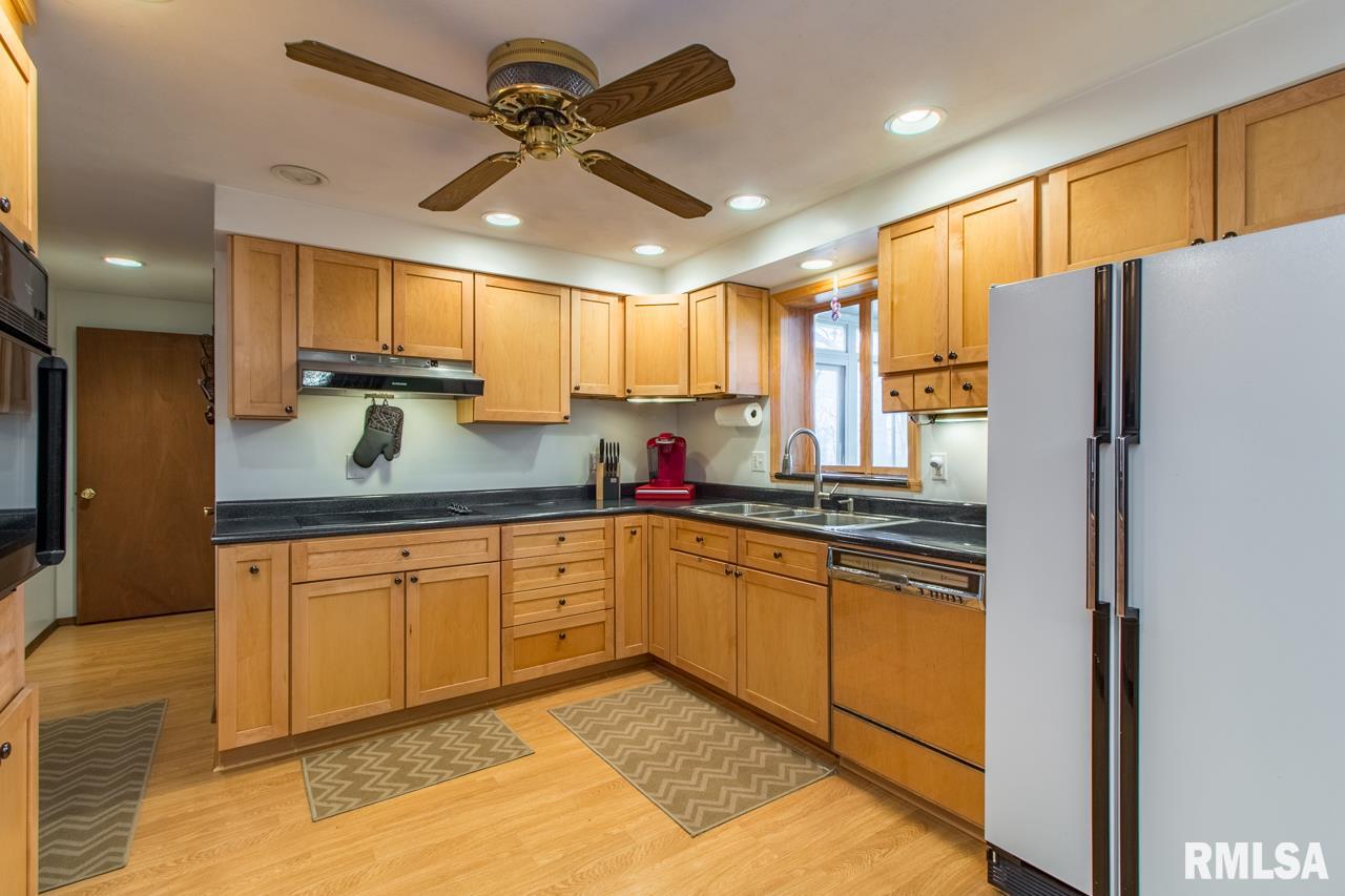 2222 North Lehman Road Peoria, IL 61604 - Photo 3 of 36