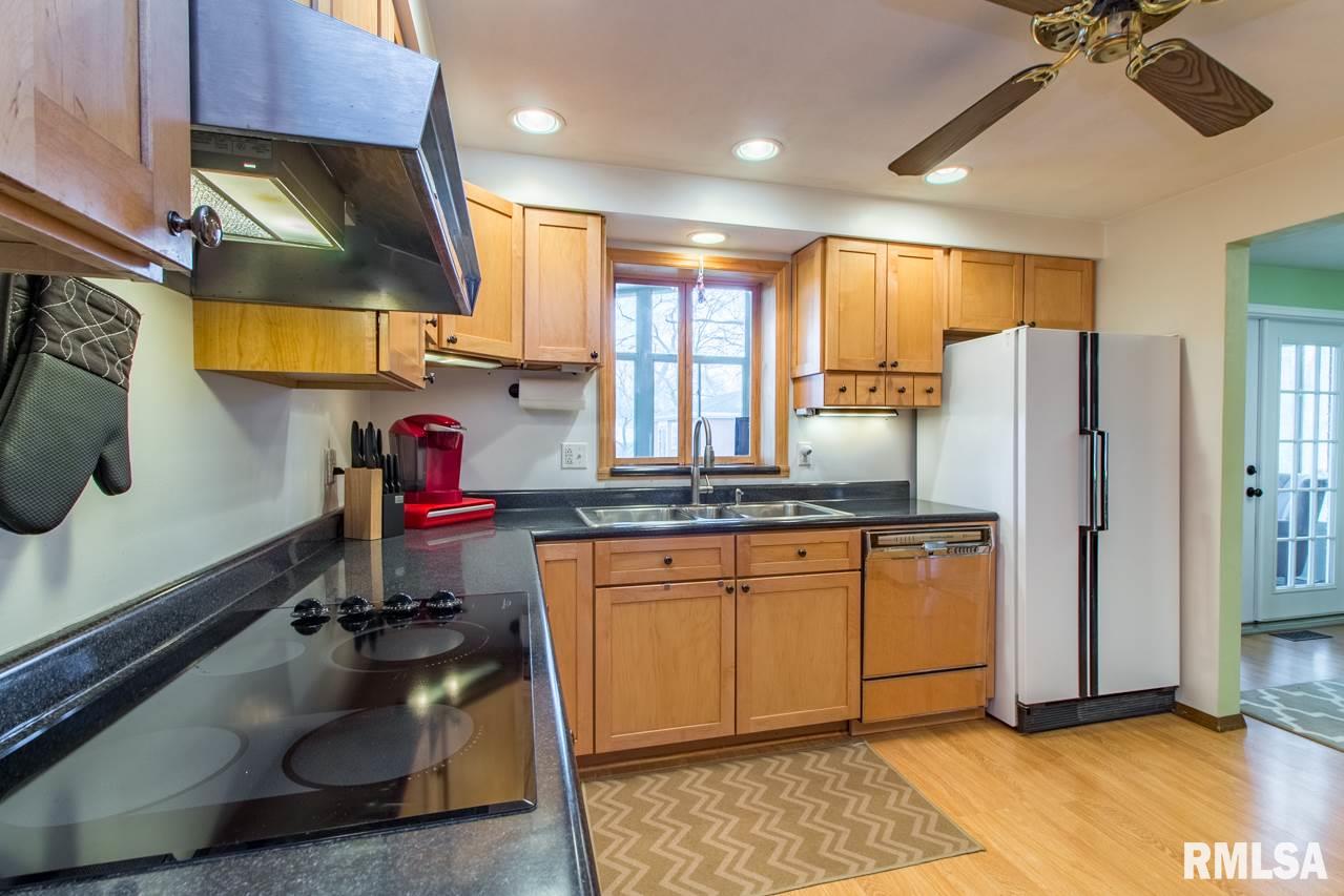 2222 North Lehman Road Peoria, IL 61604 - Photo 4 of 36