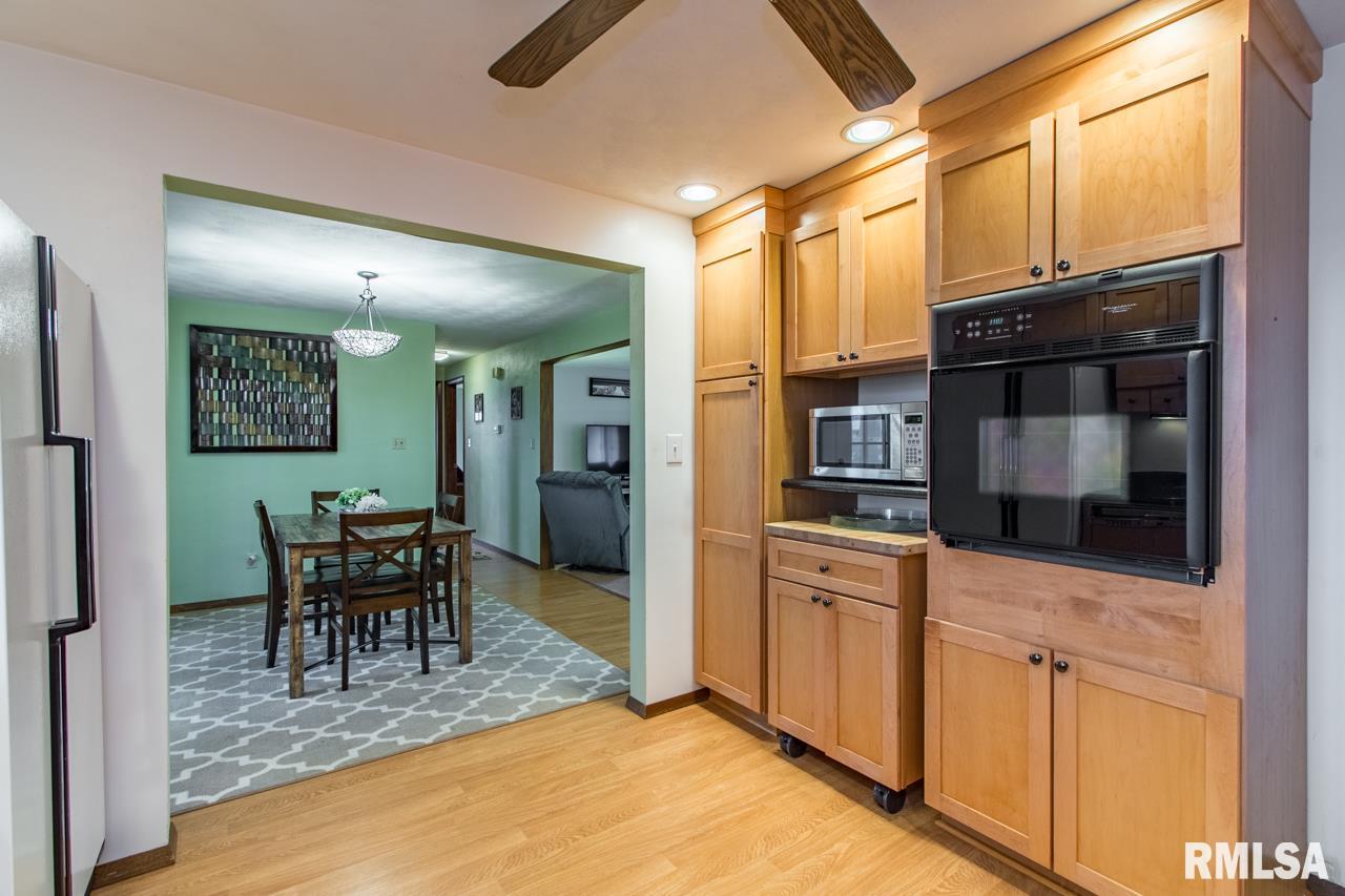 2222 North Lehman Road Peoria, IL 61604 - Photo 6 of 36