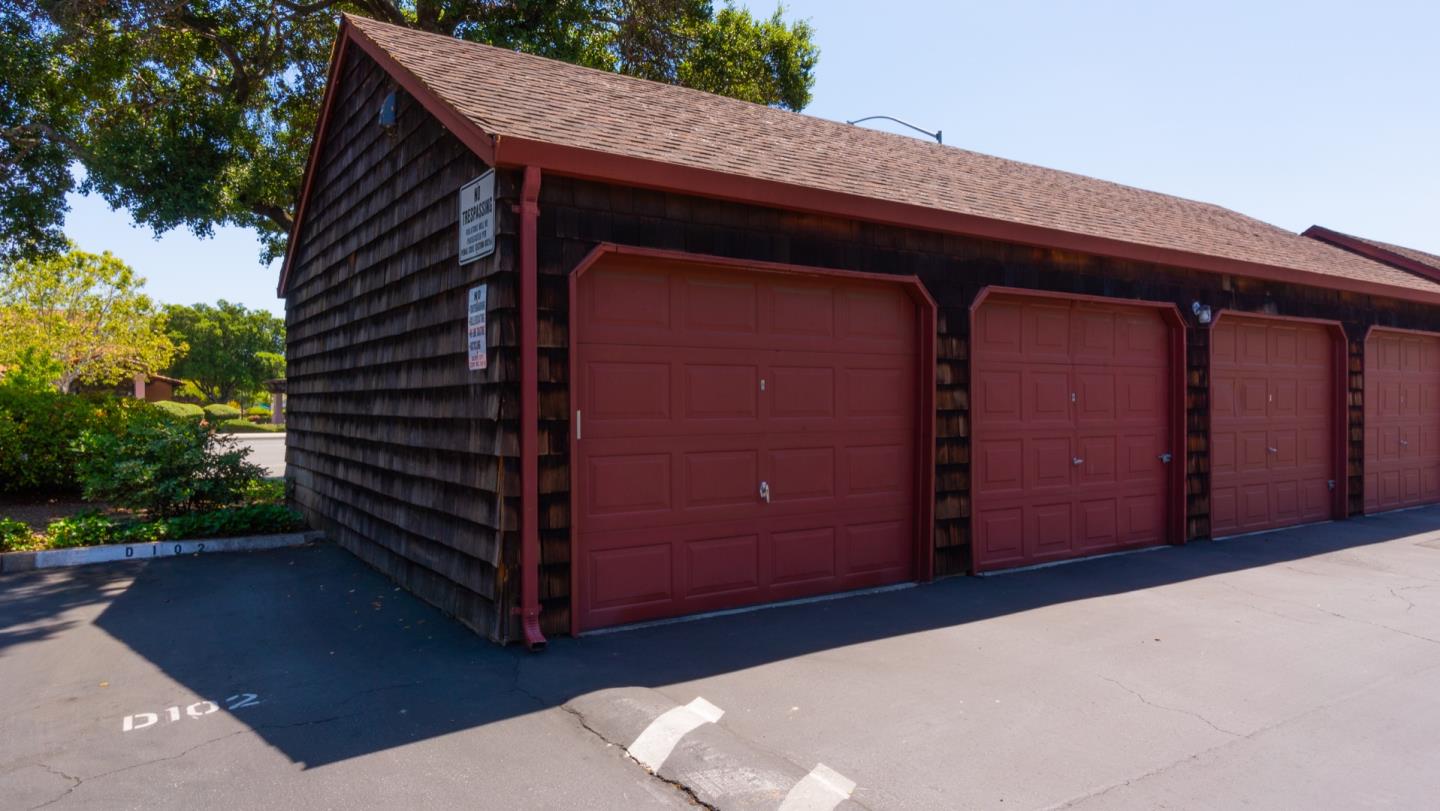 1555 Hecker Pass Road, Unit E202 Gilroy, CA 95020 - Photo 14 of 15 Gallery Image 14