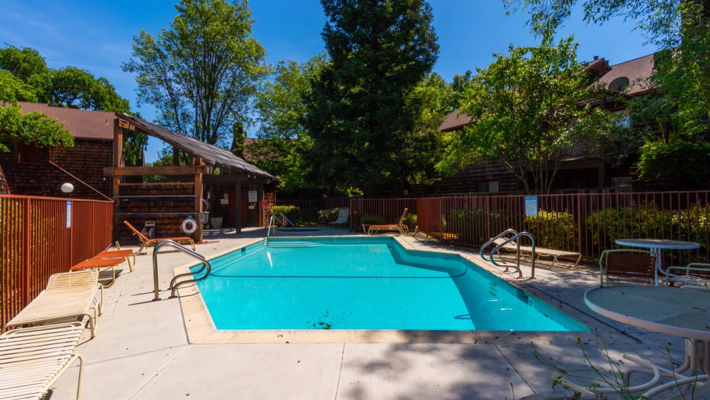 1555 Hecker Pass Road, Unit E202 Gilroy, CA 95020 - Photo 15 of 15 Gallery Image 15